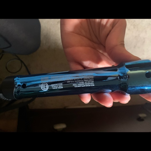 1 1/2” curling wand - Picture 2 of 2